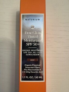 ⭐️NWOT⭐️ Naturium Dew-Glow Tinted Moisturizer SPF 50+ - Deep